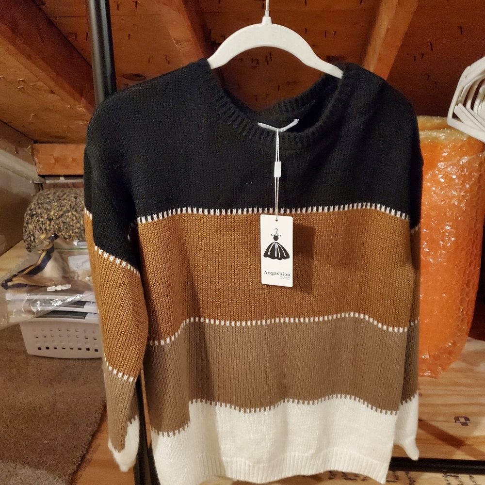 Sweater - Picture 4 of 4